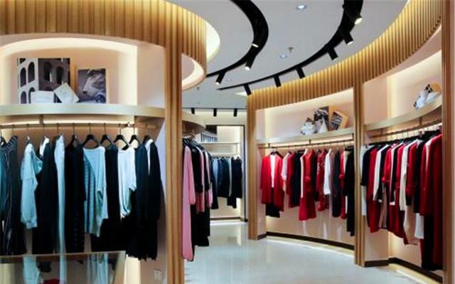 淘寶與實(shí)體店衣服的差異揭秘 品質(zhì)、價格與體驗背后的'貓膩'